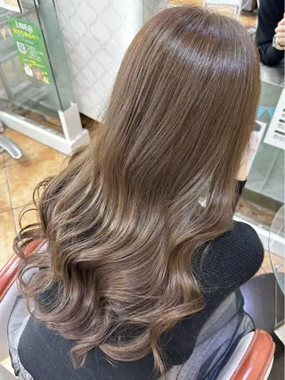 カラー 廣藤 梨花のヘアスタイル