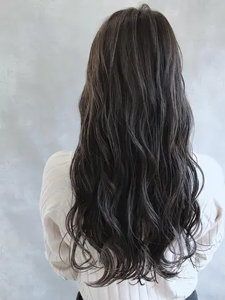 ロング カラー MOU namba ムウナンバのヘアスタイル