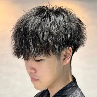 ショート カラー パーマ メンズ センターパート マスターかずまのヘアスタイル