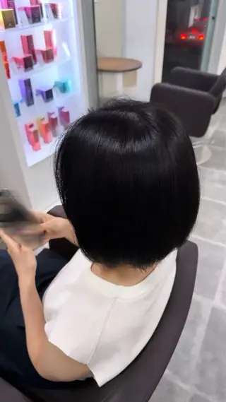 ショート カラー 渡邊 眞帆のヘアスタイル