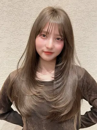 ロング カラー 興津/レイヤー/韓国 ハイトーン/美髪縮毛のヘアスタイル