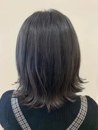 ショート カラー ぱつっとボブ/ 小野あかねのヘアスタイル