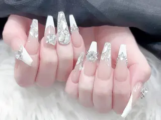 ネイル MochiMochi 🎀新宿/長さ出しのネイルデザイン
