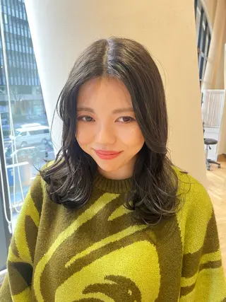 ミディアム カラー 増井 彩乃のヘアスタイル