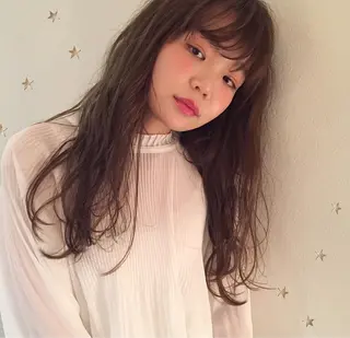 ロング 市川 千夏のヘアスタイル