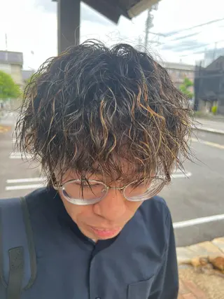 ショート カラー メンズ 佐藤 雅俊のヘアスタイル