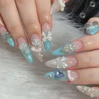 ネイル LAVISH nanamiのネイルデザイン