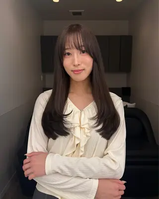 ロング レイヤーカット 顔周りカットYUKIのヘアスタイル