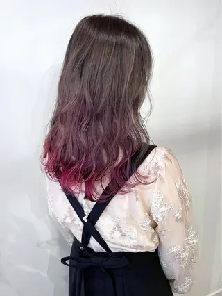カラー white.梅田 デザインカラー🦄のヘアスタイル