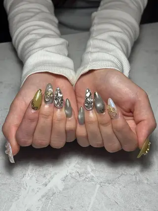 ネイル Yuna 𝝑𝝔*.+゚のネイルデザイン