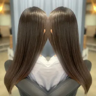 ロング 伊藤 詩織のヘアスタイル