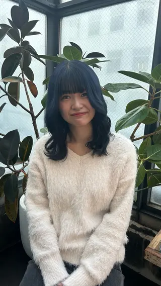 ミディアム カラー ヒマリ デザインカラーのヘアスタイル
