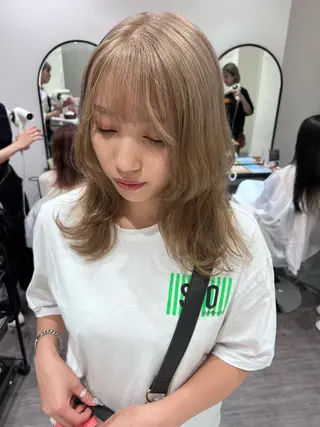 ミディアム トップスタイリスト/ アユミのヘアスタイル