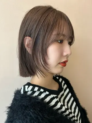 ショート カラー hubhair レイヤー/透明感のヘアスタイル