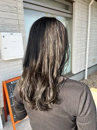 ロング 白澤 流輝のヘアスタイル