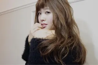 ロング 松田 由貴のヘアスタイル