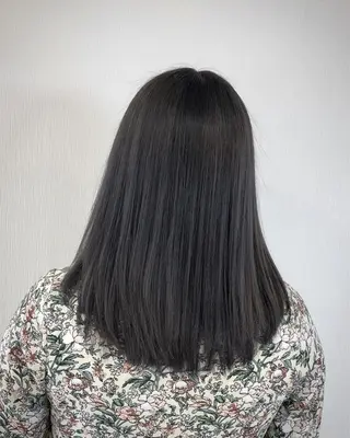 ミディアム カラー 白井 つづりのヘアスタイル