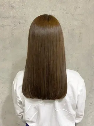カラー Y. Kizawaのヘアスタイル
