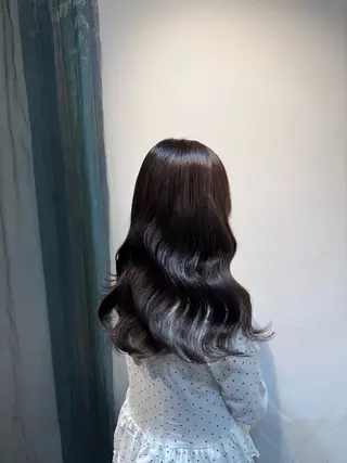 ロング カラー 志柿 虹花のヘアスタイル