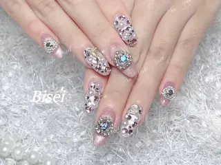 ネイル 🦋 Queenieのネイルデザイン