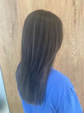 ロング カラー 小坂 麻綾のヘアスタイル
