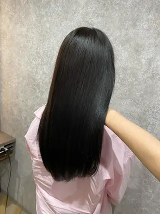ロング 阪急箕面駅 デザインカラーのヘアスタイル