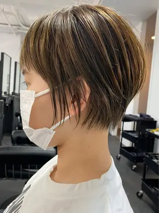 ショート ボブ・カラー 琴音のヘアスタイル