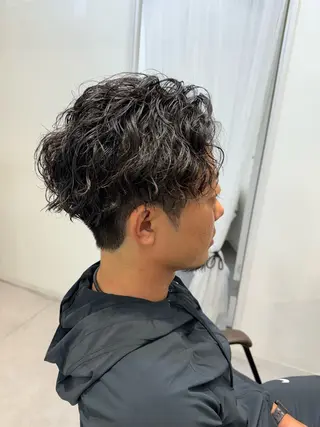 ミディアム パーマ メンズ 似合う髪型見つけます AYAKAのヘアスタイル