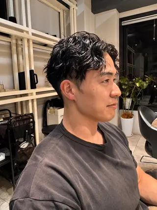 ミディアム パーマ メンズ 似合う髪型見つけます AYAKAのヘアスタイル