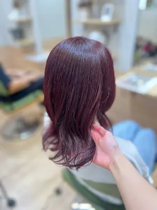 ミディアム カラー 山口 玖瑠美のヘアスタイル
