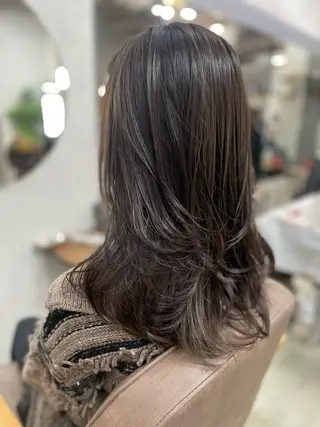 セミロング カラー AIRI layer cut hairのヘアスタイル