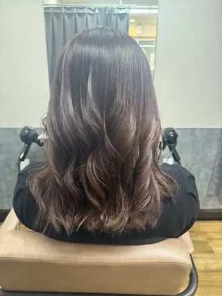 ミディアム カラー reeed konnoのヘアスタイル