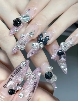 ネイル WO MIAO💎のネイルデザイン