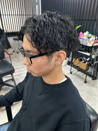 ショート パーマ メンズ 勝毛 広貴のヘアスタイル