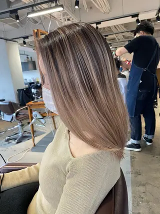 セミロング カラー 桜木町駅徒歩5分 ハイライト横浜No1のヘアスタイル