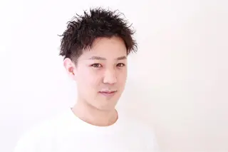 ショート パーマ メンズ 石倉 真のヘアスタイル