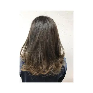 カラー やまもと すぐるのヘアスタイル