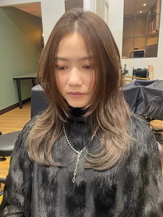 ロング カラー リベルテ新宿 顔周りレイヤー/艶髪のヘアスタイル