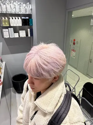 ショート ハイトーン✖️ 縮毛矯正シュンペイのヘアスタイル