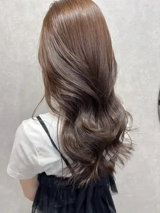 セミロング カラー YUI ハイトーンカラーのヘアスタイル