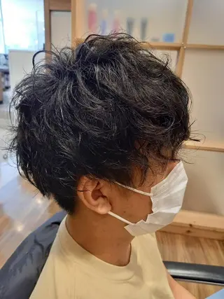 ミディアム メンズ 羽佐間 百恵のヘアスタイル