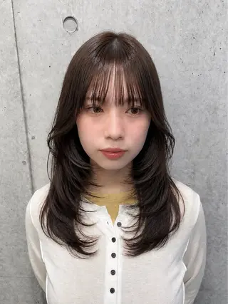 セミロング カラー clam. yuu🦩のヘアスタイル
