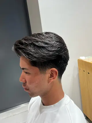 ショート パーマ メンズ 渡邉 真也のヘアスタイル