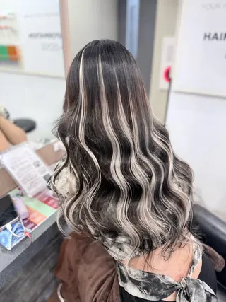 ロング カラー RIEブリーチ& エクステ特化型のヘアスタイル