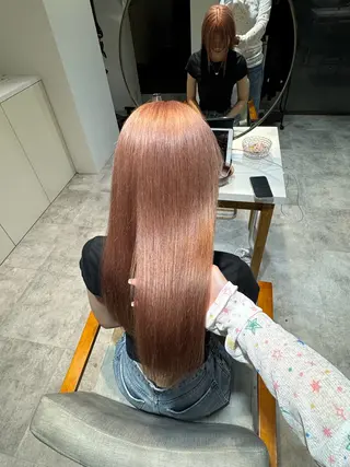 ロング カラー 小泉 真緒のヘアスタイル
