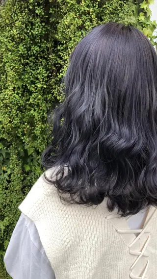 ミディアム カラー 乕谷 美潮のヘアスタイル