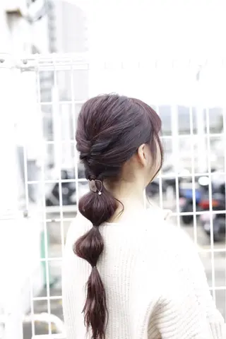 セミロング 豊崎 左知のヘアスタイル