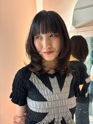 ミディアム YOLO 渋谷 nanamiのヘアスタイル