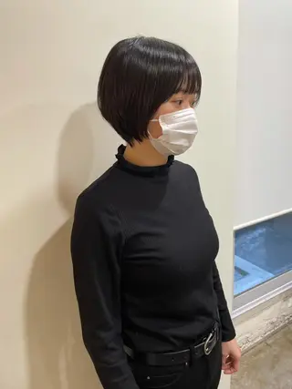 ショート MIOベージュカラー 柔らかいカラーのヘアスタイル
