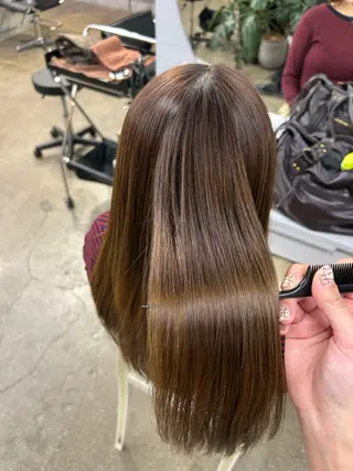 セミロング サワムラ ソナタのヘアスタイル